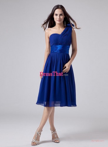 Vintage Style Bridesmaid Dresses for Traditional Wedding