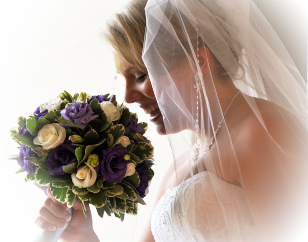 Selecting the perfect symbolic flowers for your wedding bouquet