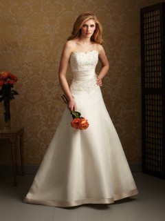 Inexpensive Modern Elegant  Princess Strapless Lace Appliques Long Chapel Train White Satin Wedding Dress WAD-654