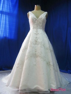 Ball Gown Hand-made Beading Embroideries White Lace V-neck Floor-Length Powerful Organza Wedding Dress WD-50028